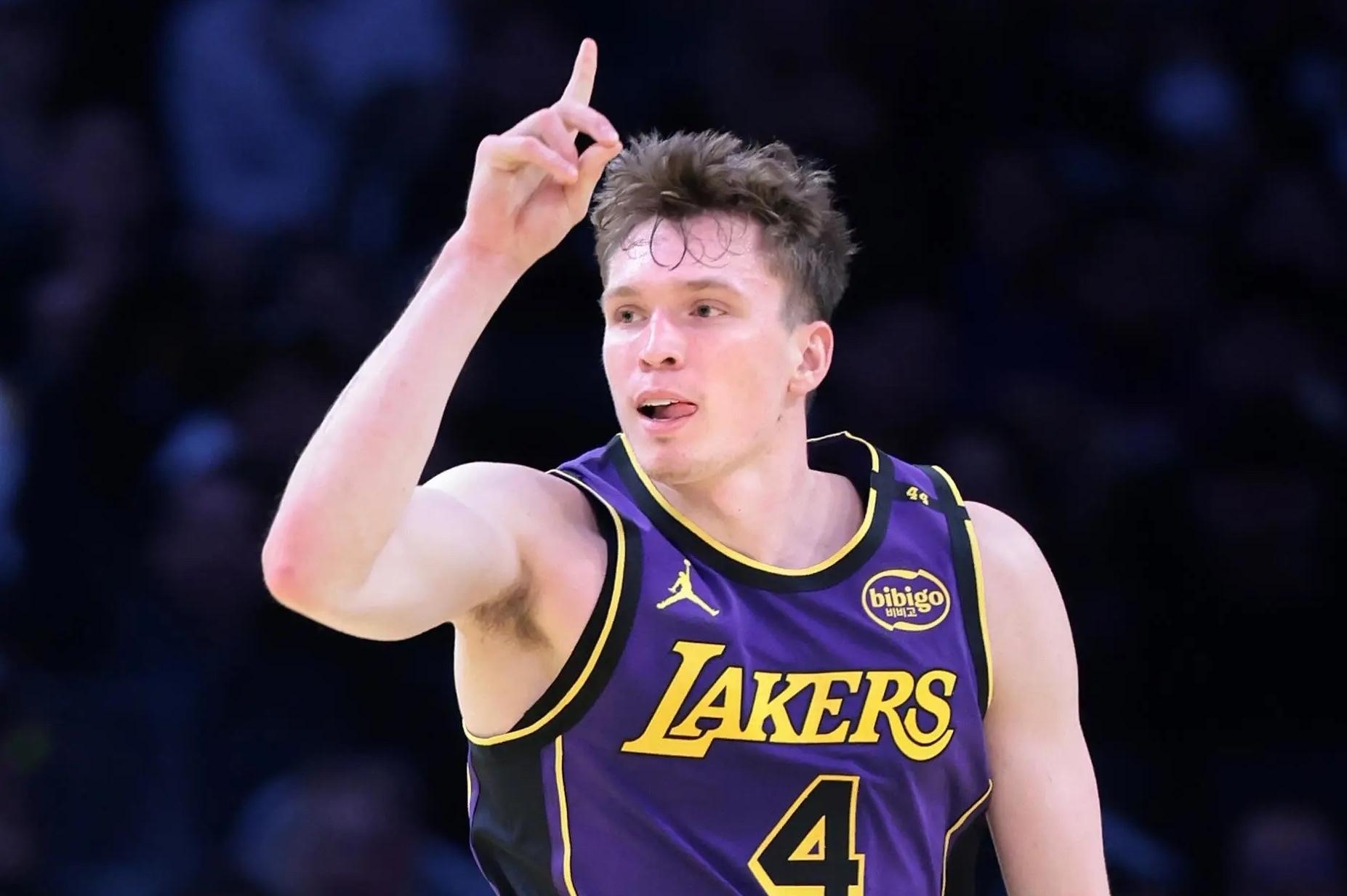 九游官网包含洛杉矶湖人迎国王杯关键赛；窗口期更衣室发声；压力陡增；年轻球员得到机会的词条