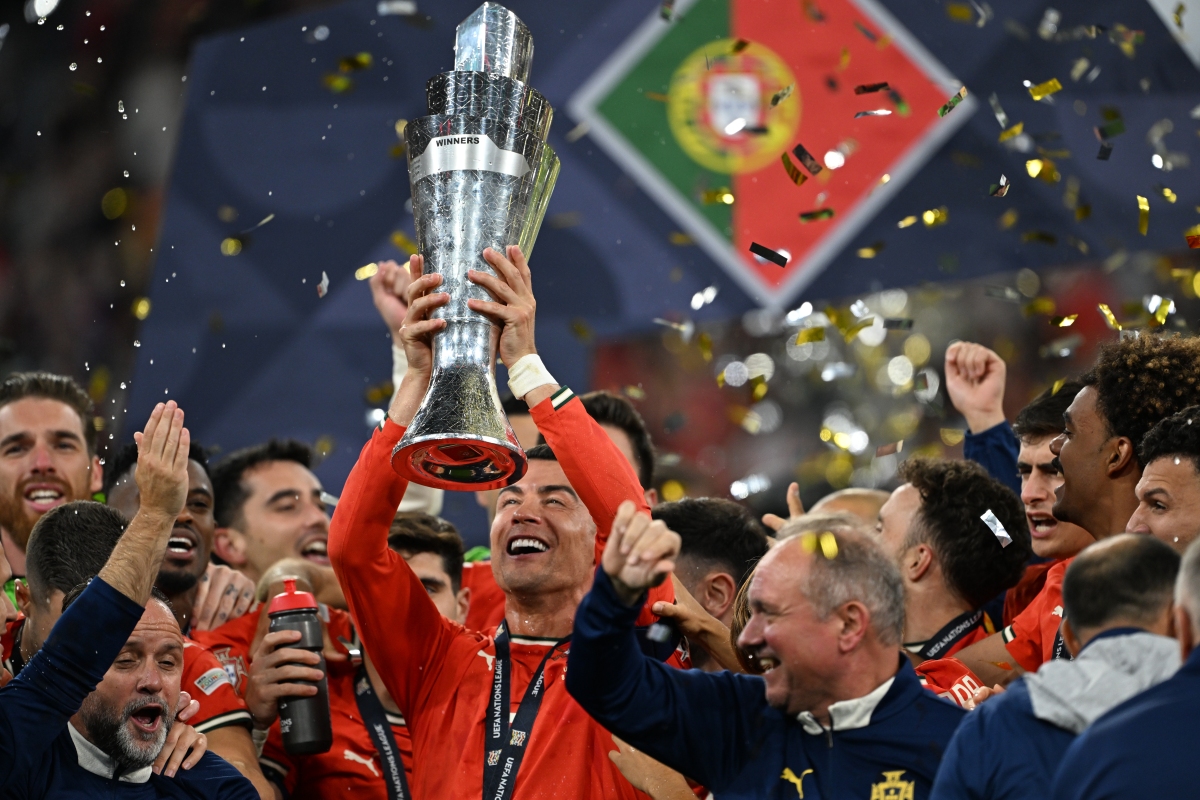 九游官网赛地聚焦:欧冠集结日热度飙升;夏洛特黄蜂刷新队史纪录;震撼外界;球队文化再被提及的简单介绍